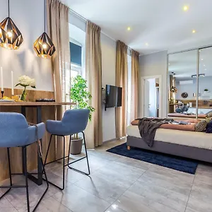 Number 1 Deluxe Apartman Rijeka