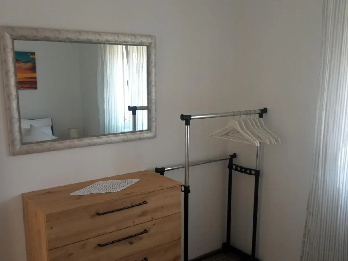 Frka Petesic Apartman Sali